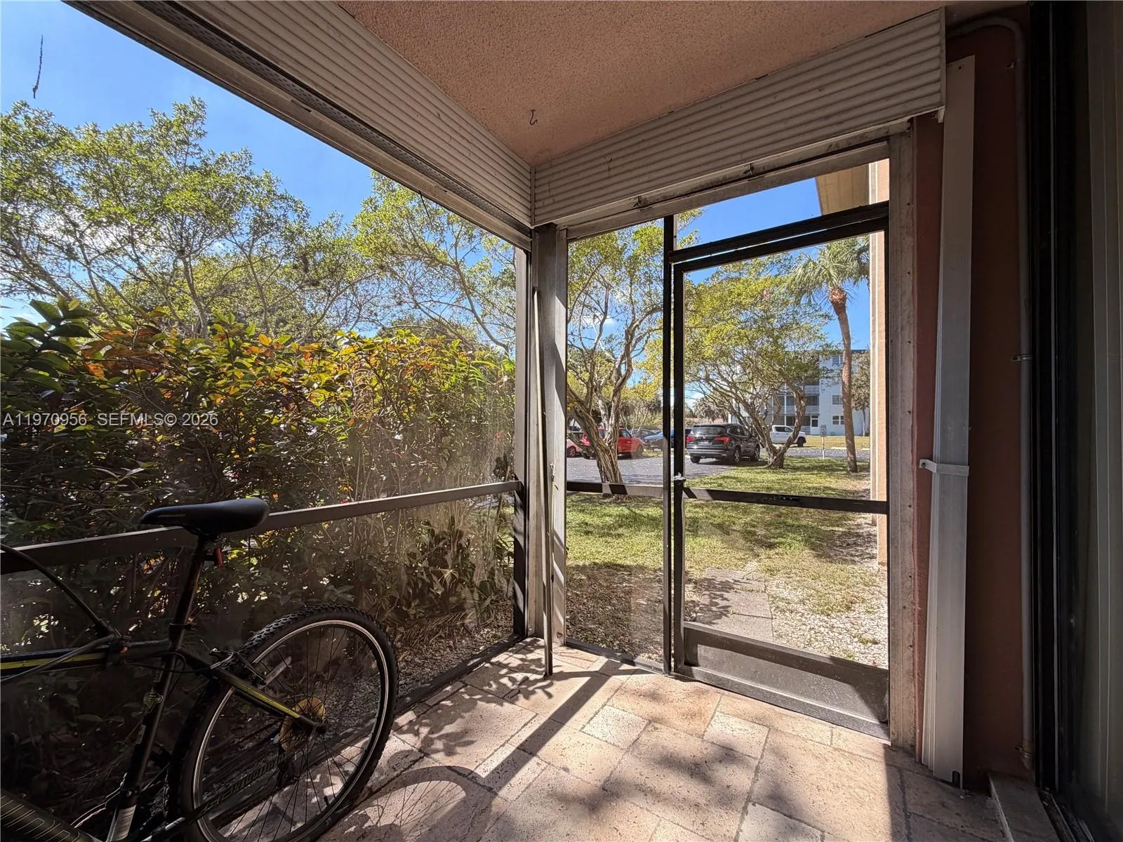 661 NE 195th St # 104, Miami FL 33179