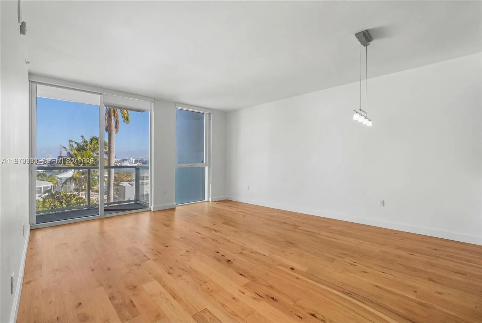 1 bedroom 1 bath for sale at 253 NE 2nd St # 1007, Miami FL 33132