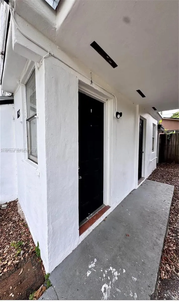 1613-1615 NW 45th St, Miami FL 33142
