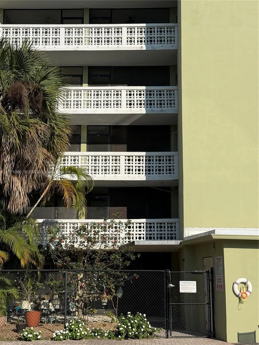 1425 Arthur St # 315B, Hollywood FL 33020
