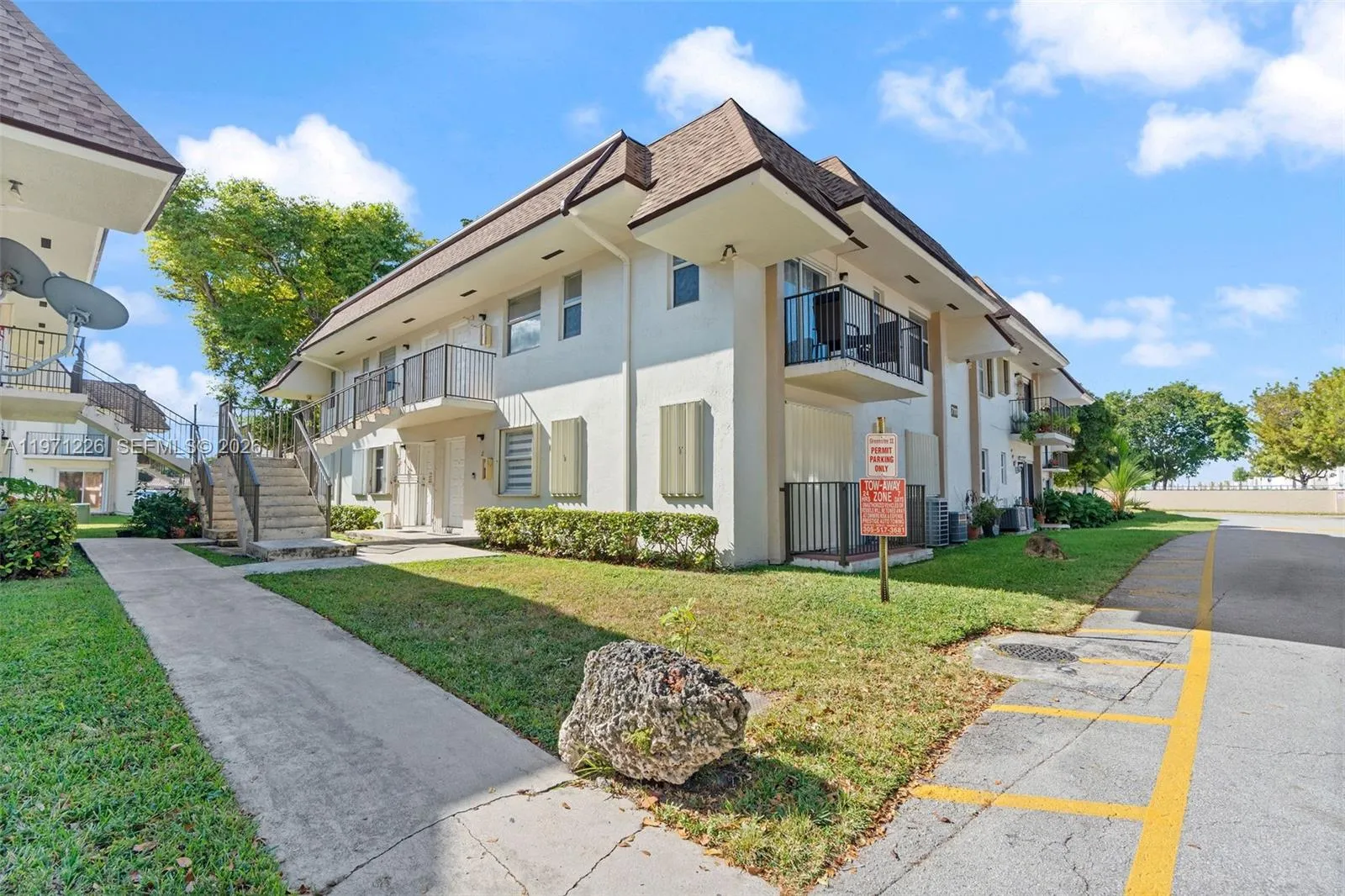 2 bedroom 2 bath for sale at 7111 SW 129th Ave # 6, Miami FL 33183