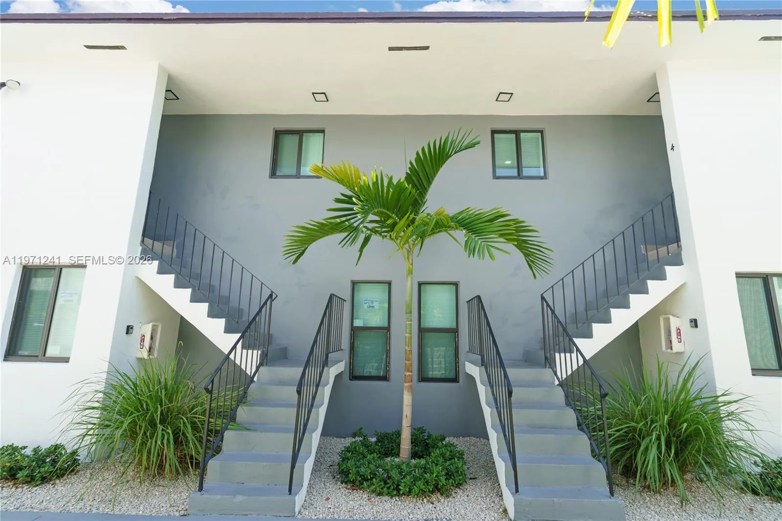1054 NW 29th St, Miami FL 33127