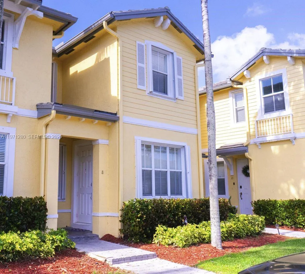 3 bedroom 2 bath for sale at 2928 SE 2nd St # 8, Homestead FL 33033