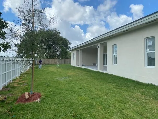 27561 SW 162nd Ct, Homestead FL 33031