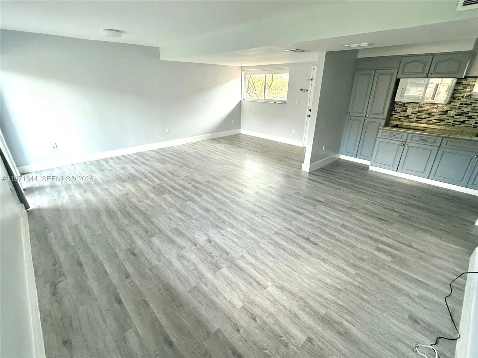 399 NW 72nd Ave # 210, Miami FL 33126