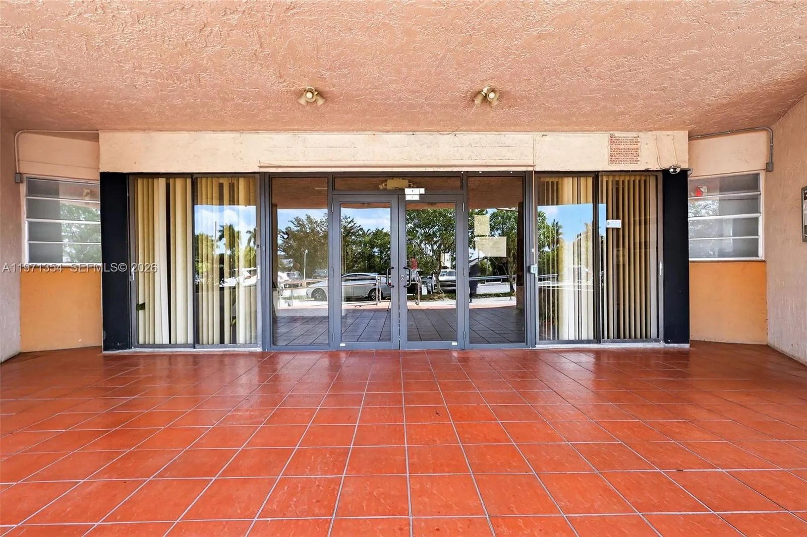 9678 Fontainebleau Blvd # 410, Miami FL 33172