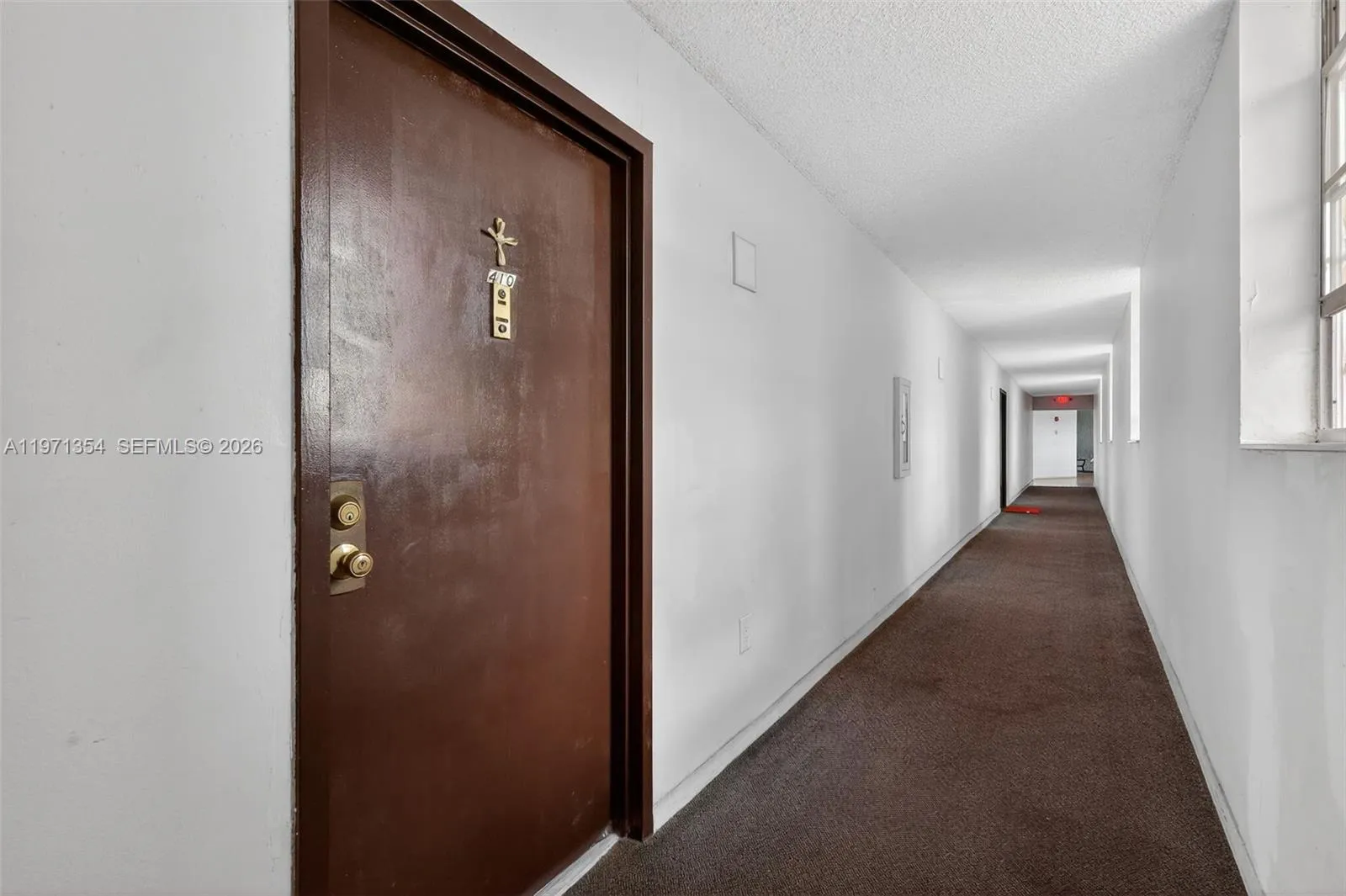 9678 Fontainebleau Blvd # 410, Miami FL 33172