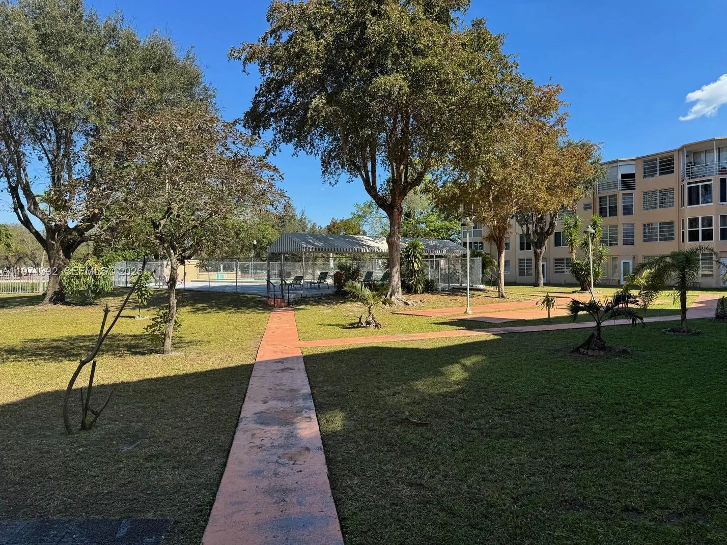 1301 NE 191st St # F405, Miami FL 33179