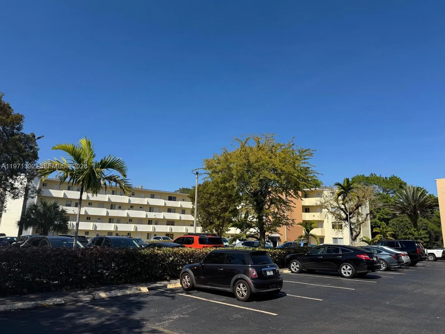 1301 NE 191st St # F405, Miami FL 33179