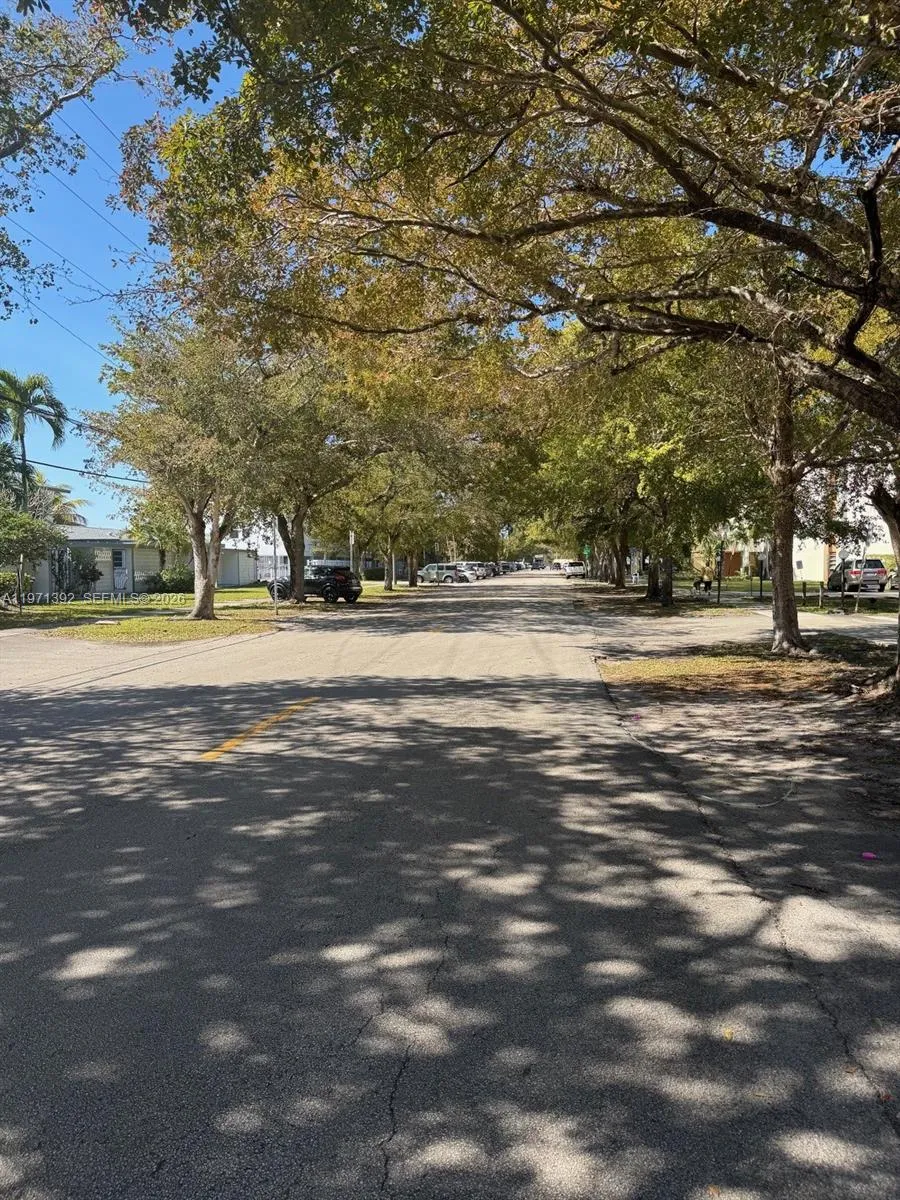 1301 NE 191st St # F405, Miami FL 33179