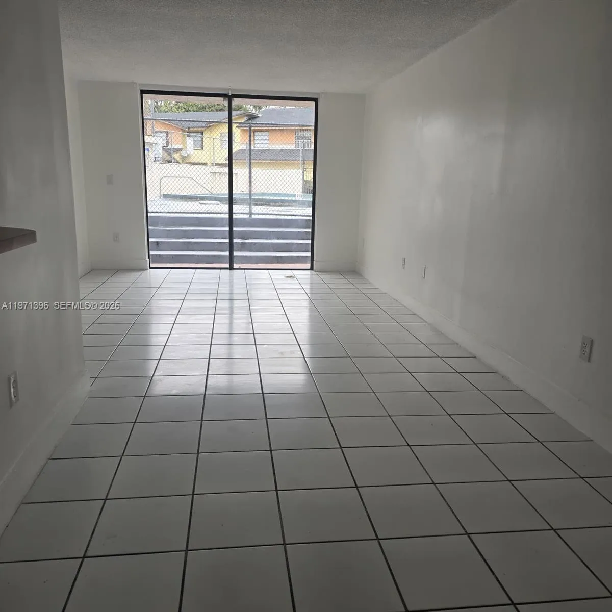9678 Fontainebleau Blvd # 111, Miami FL 33172