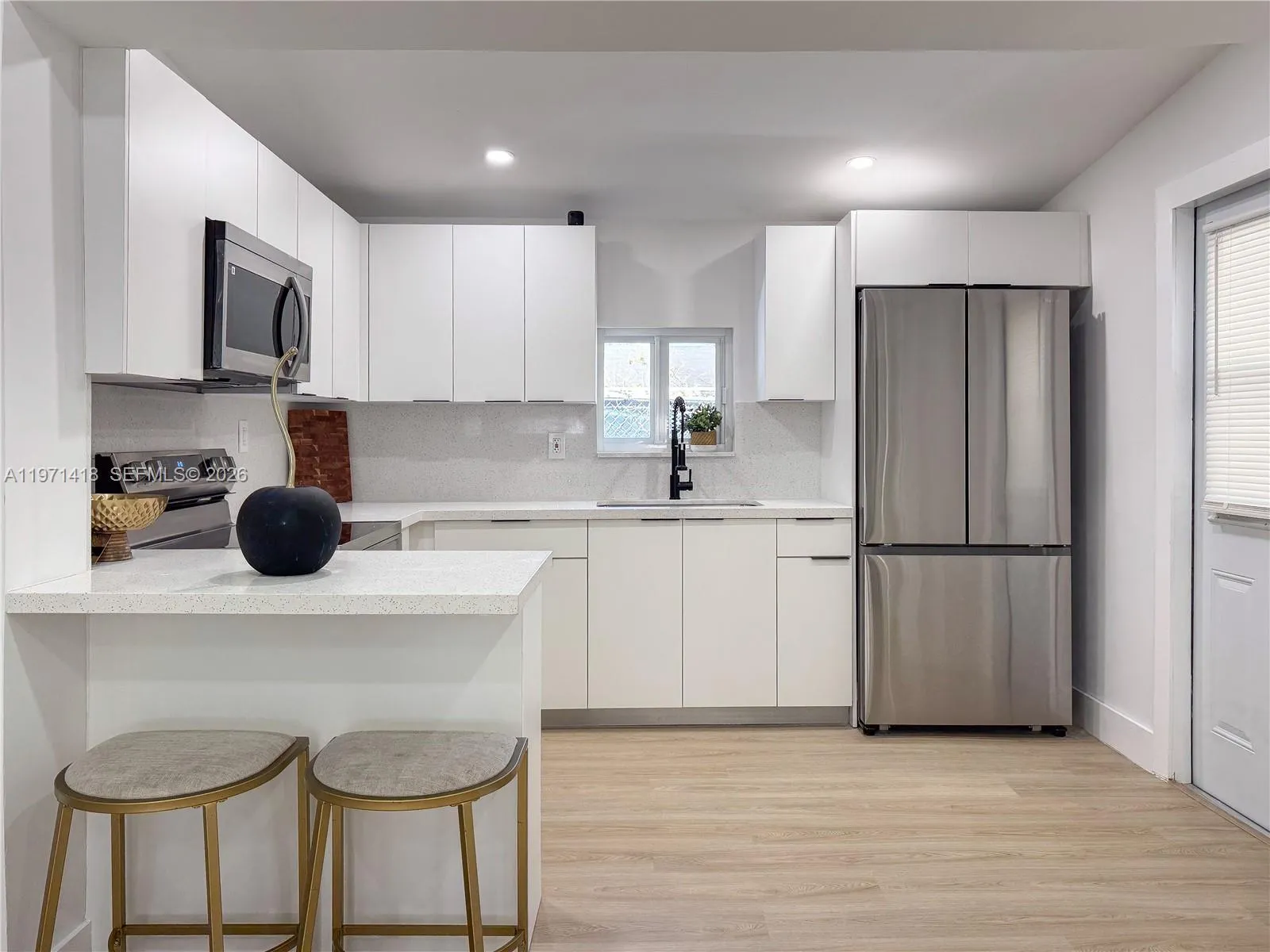 2255 NW 60th St, Miami FL 33142