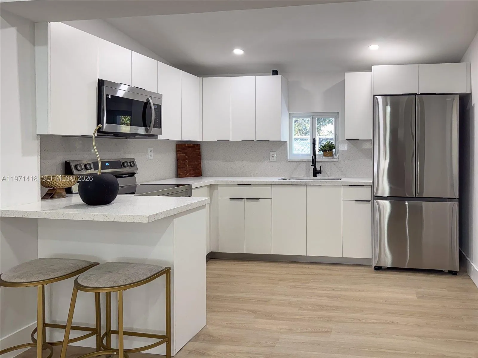 2255 NW 60th St, Miami FL 33142