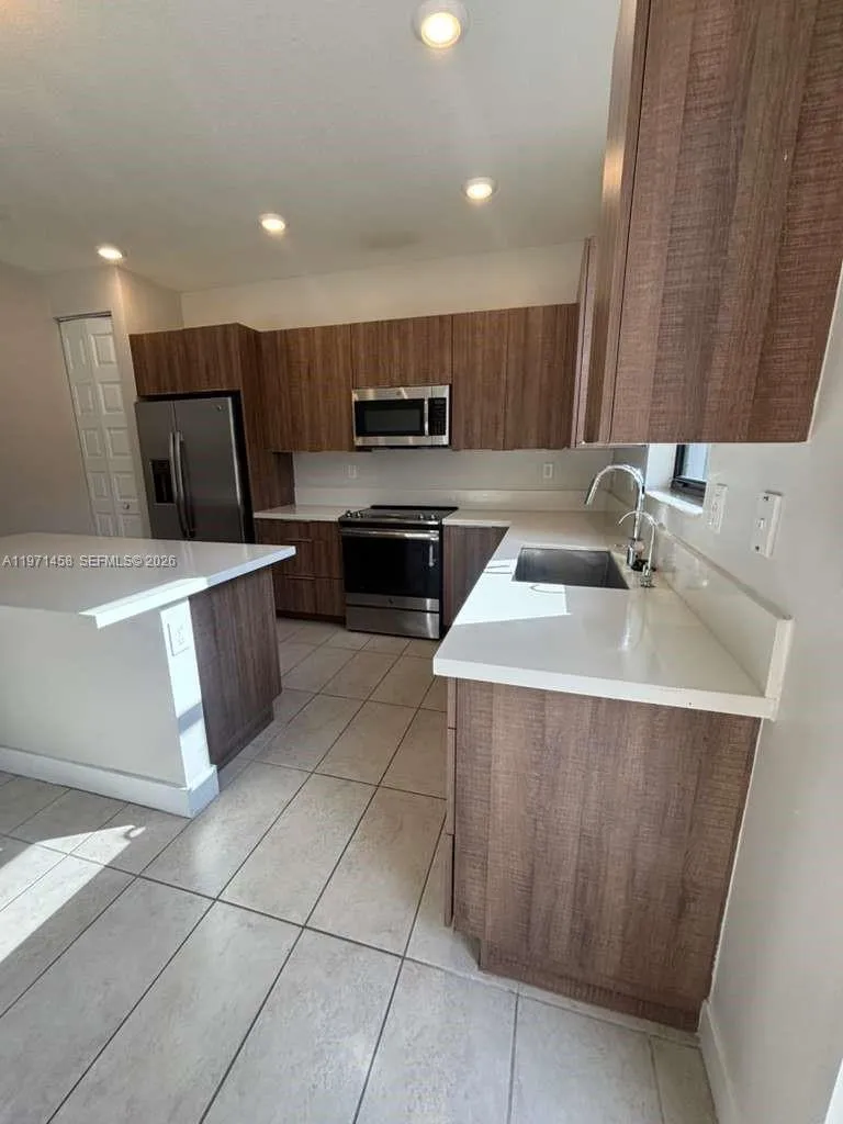 8058 NW 105th Ct, Doral FL 33178