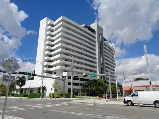 1 bedroom 2 bath for sale at 36 NW 6 Ave # 608, Miami FL 33128