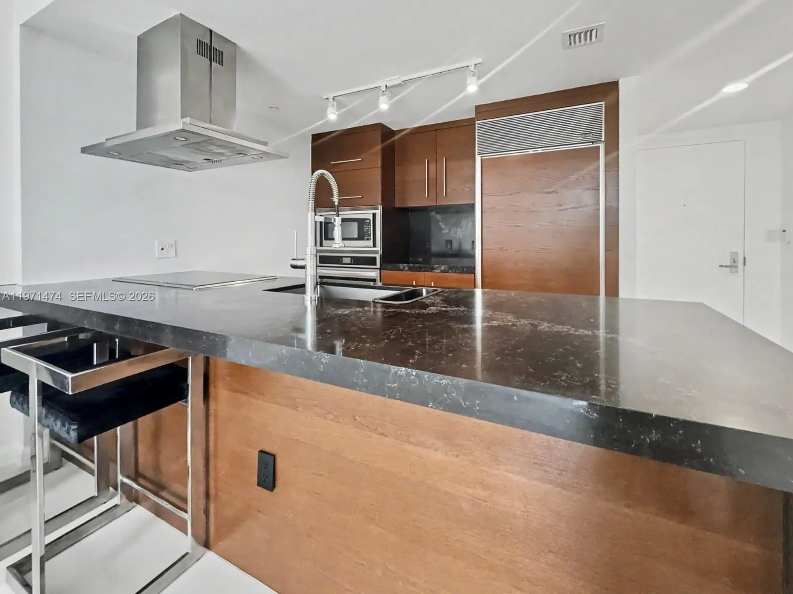 495 Brickell Ave # 509, Miami FL 33131