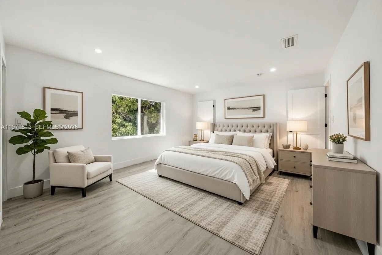 3166 Royal Palm Ave, Miami Beach FL 33140