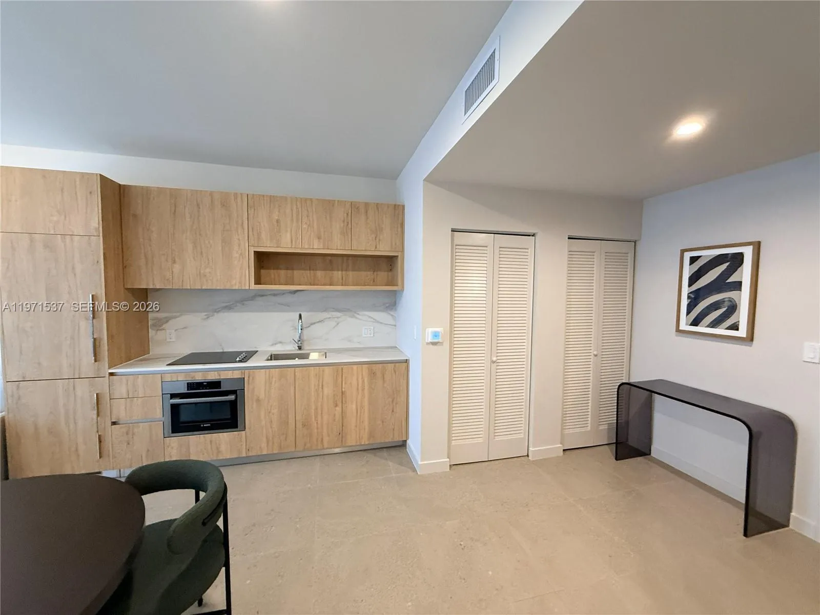 11 NE 6th # 1905, Miami FL 33132