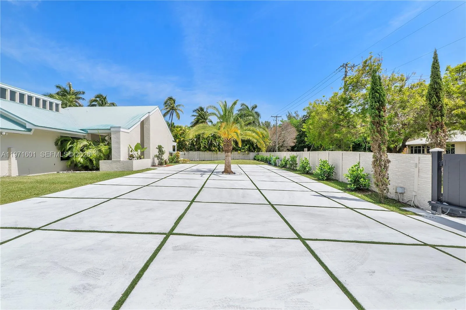 17640 Old Cutler Rd, Palmetto Bay FL 33157