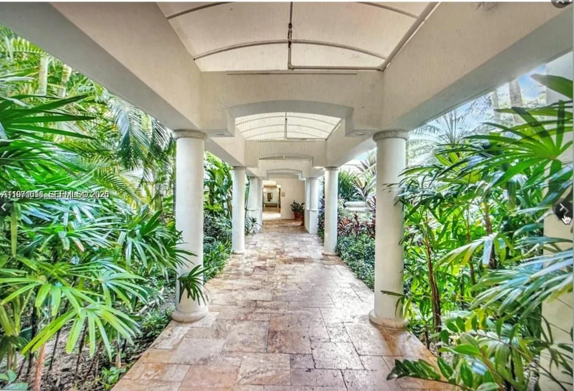 4 bedroom 3 bath for sale at 3900 Island Blvd # B308, Aventura FL 33160