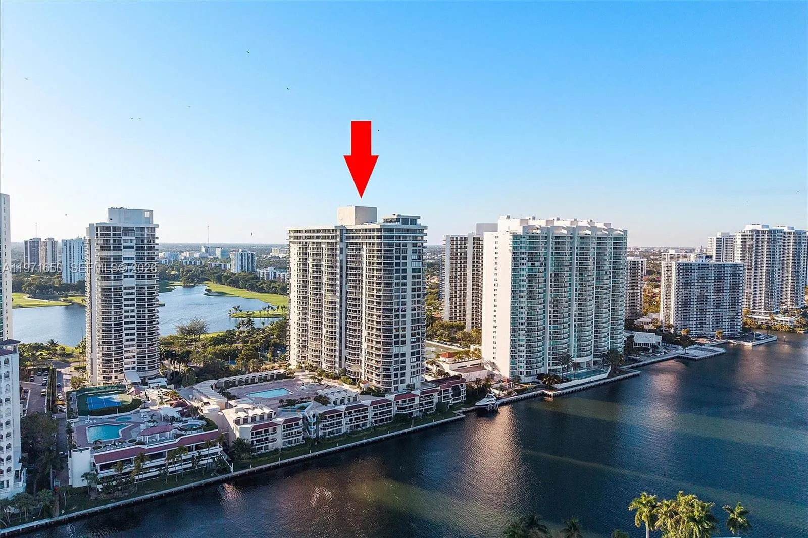 2 bedroom 2 bath for sale at 20191 E Country Club Dr # 510, Aventura FL 33180