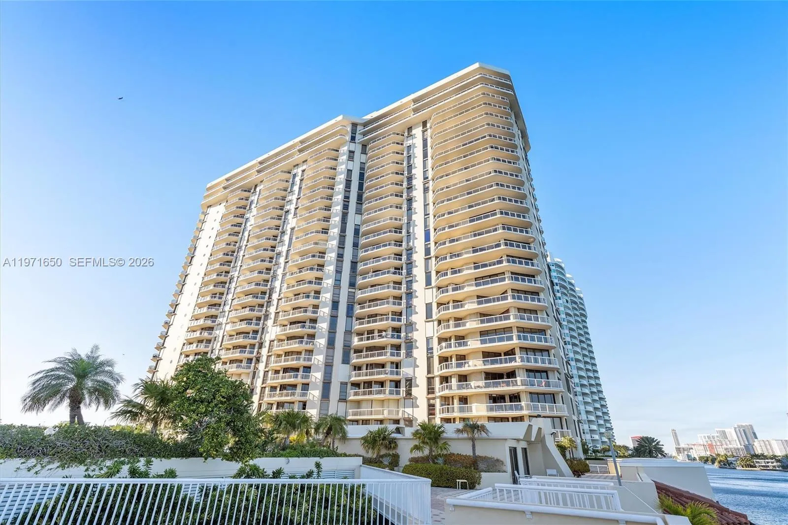 20191 E Country Club Dr # 510, Aventura FL 33180