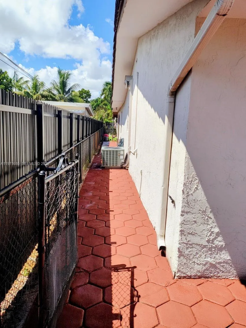 3124 SW 63rd Ave, Miami FL 33155