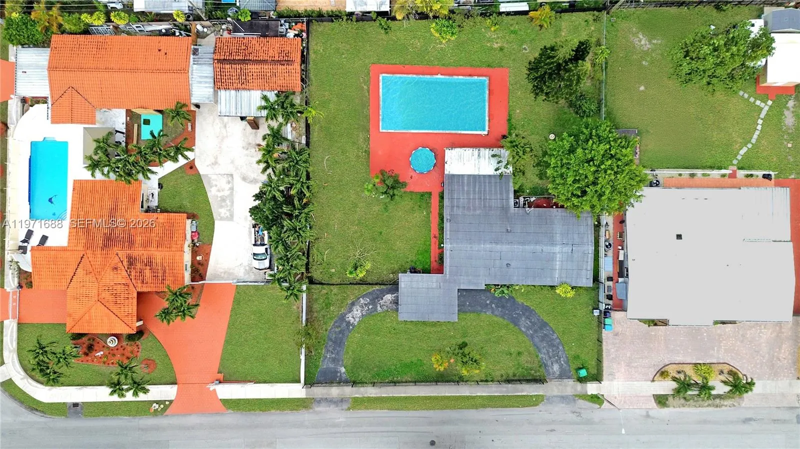 8461 SW 38th St, Miami FL 33155