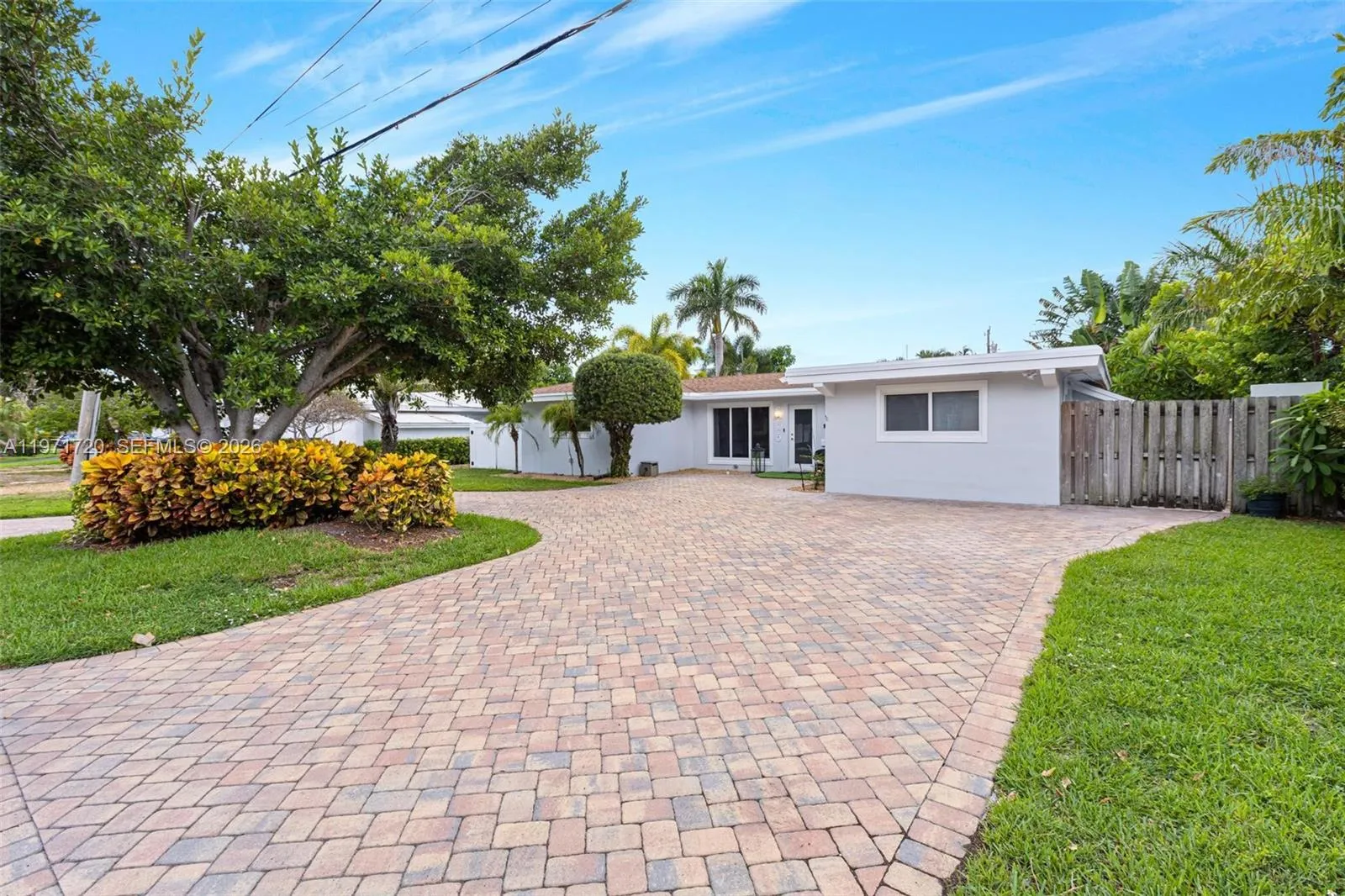 2770 NE 30th St, Lighthouse Point FL 33064