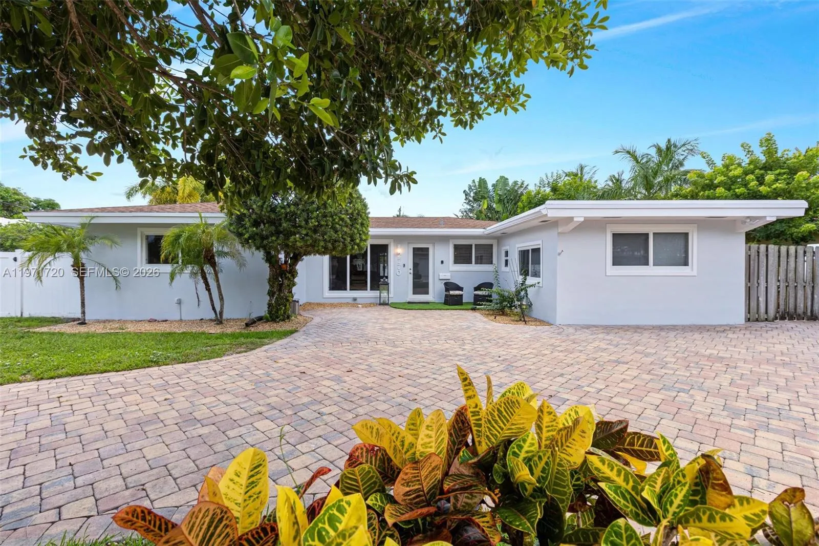 2770 NE 30th St, Lighthouse Point FL 33064
