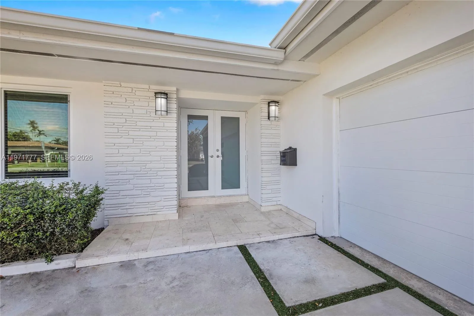 5680 SW 86th St, Miami FL 33143