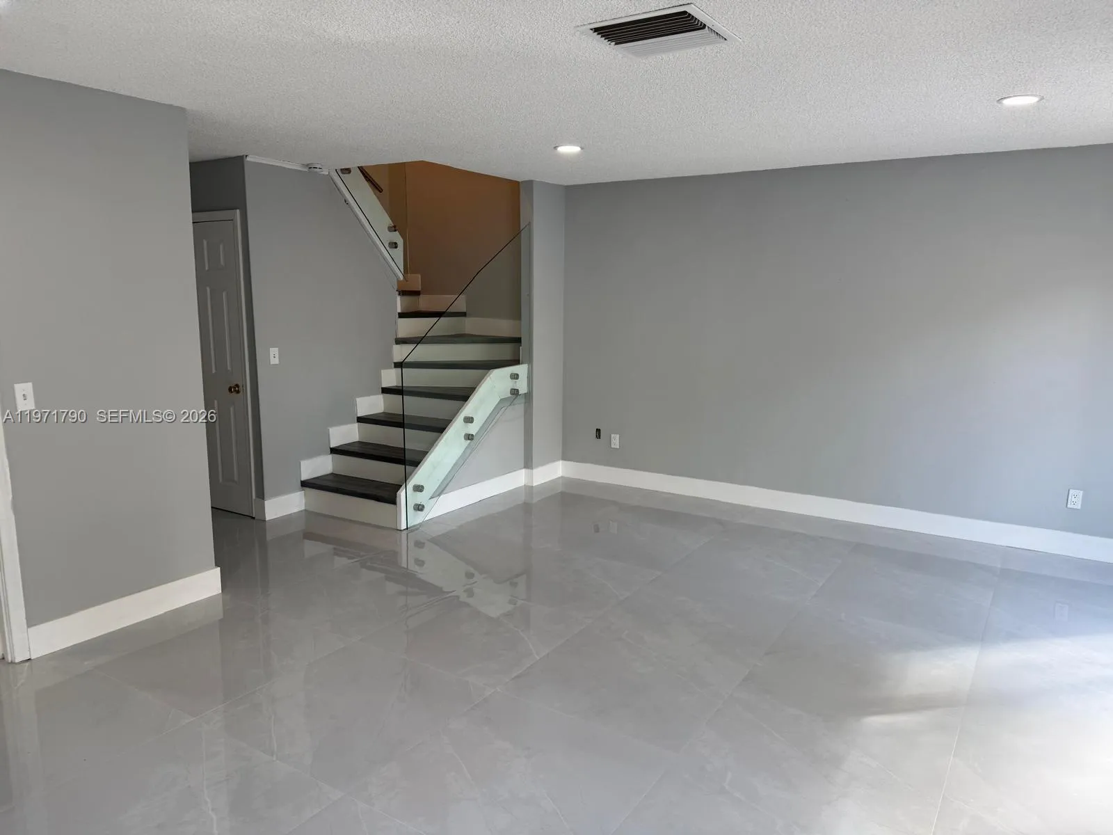 2700 N 34th Ave # I, Hollywood FL 33021