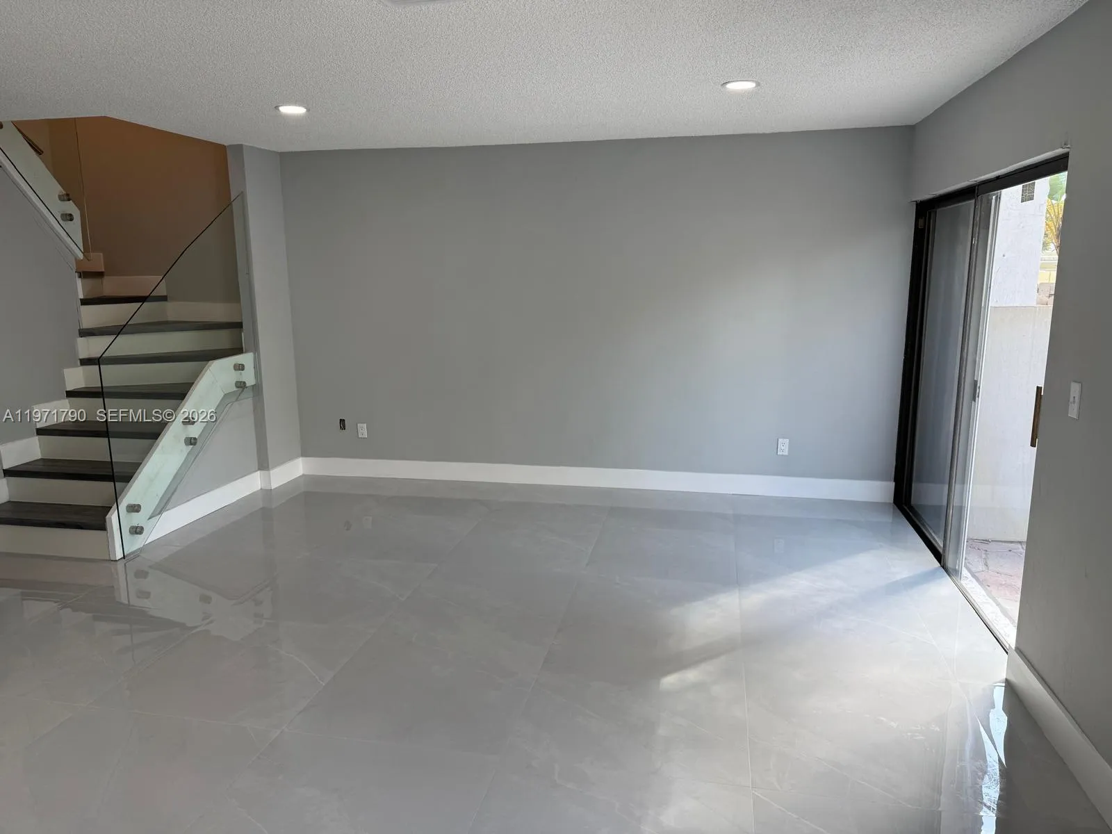 2700 N 34th Ave # I, Hollywood FL 33021