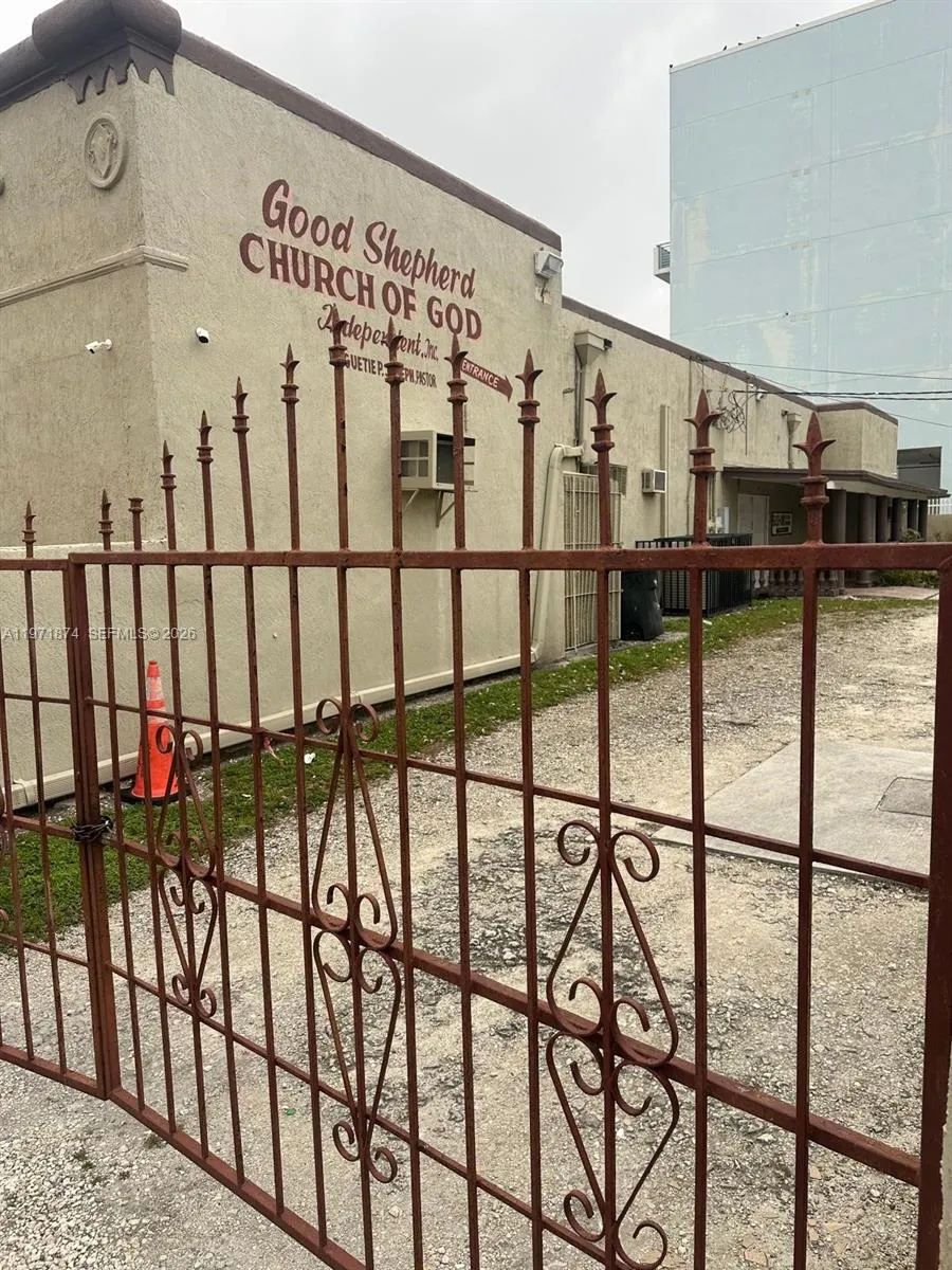 5301 NW 17th Ave, Miami FL 33142