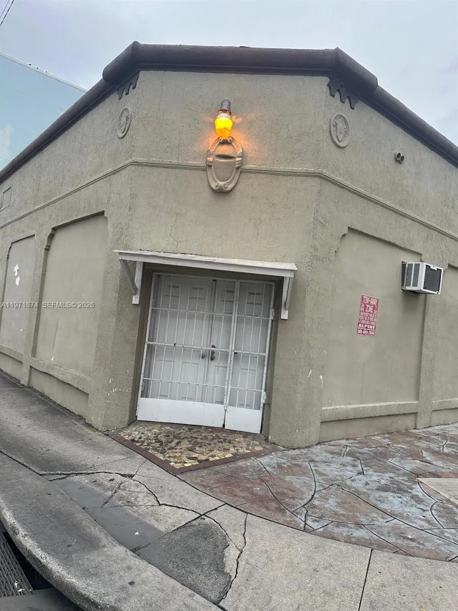 5301 NW 17th Ave, Miami FL 33142