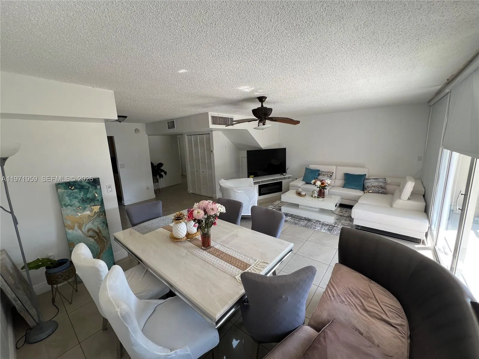 3 bedroom 2 bath for sale at 9240 Fontainebleau Blvd # 207, Miami FL 33172