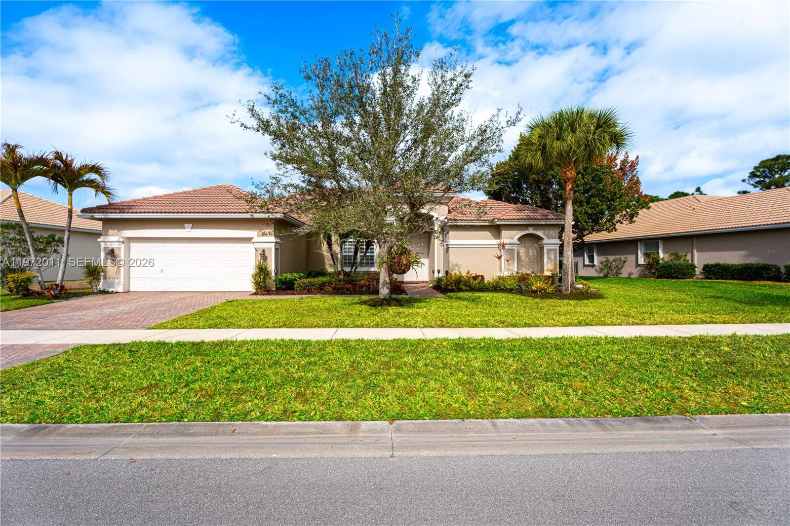 6918 SE Sleepy Hollow Ln, Stuart FL 34997