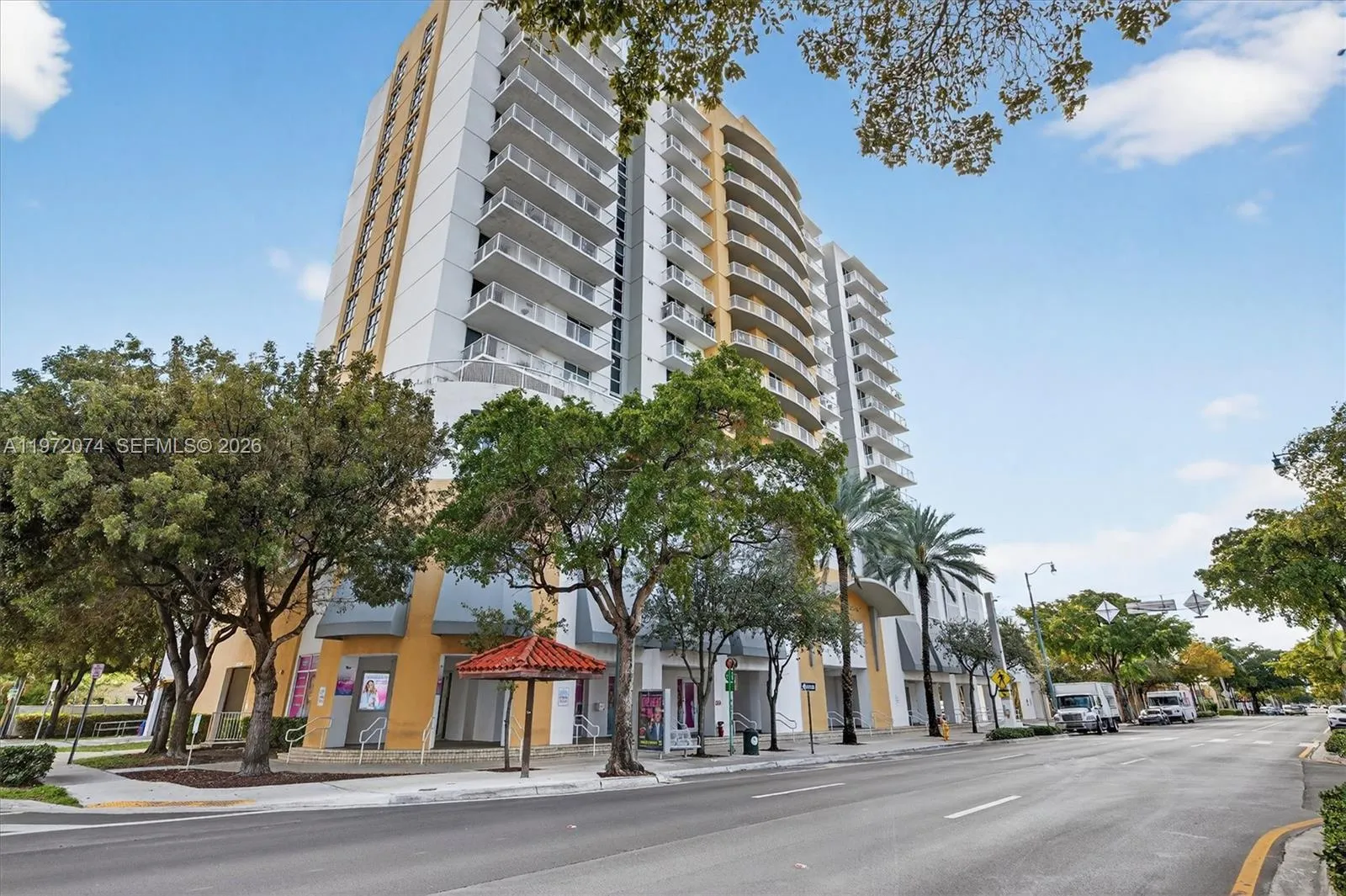 900 SW 8th St # 505, Miami FL 33130