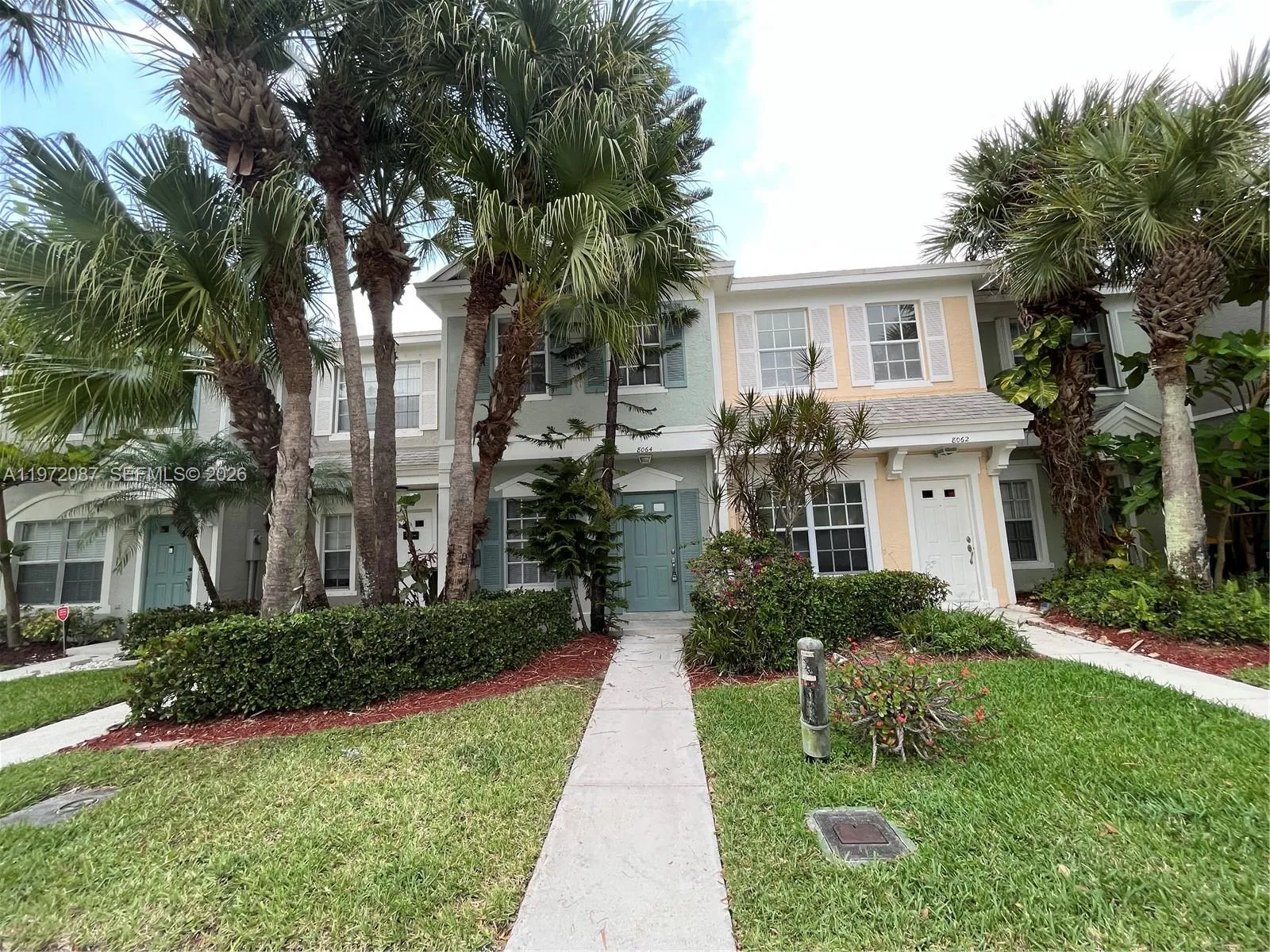 2 bedroom 1 bath for sale at 8064 Sanibel Dr, Tamarac FL 33321