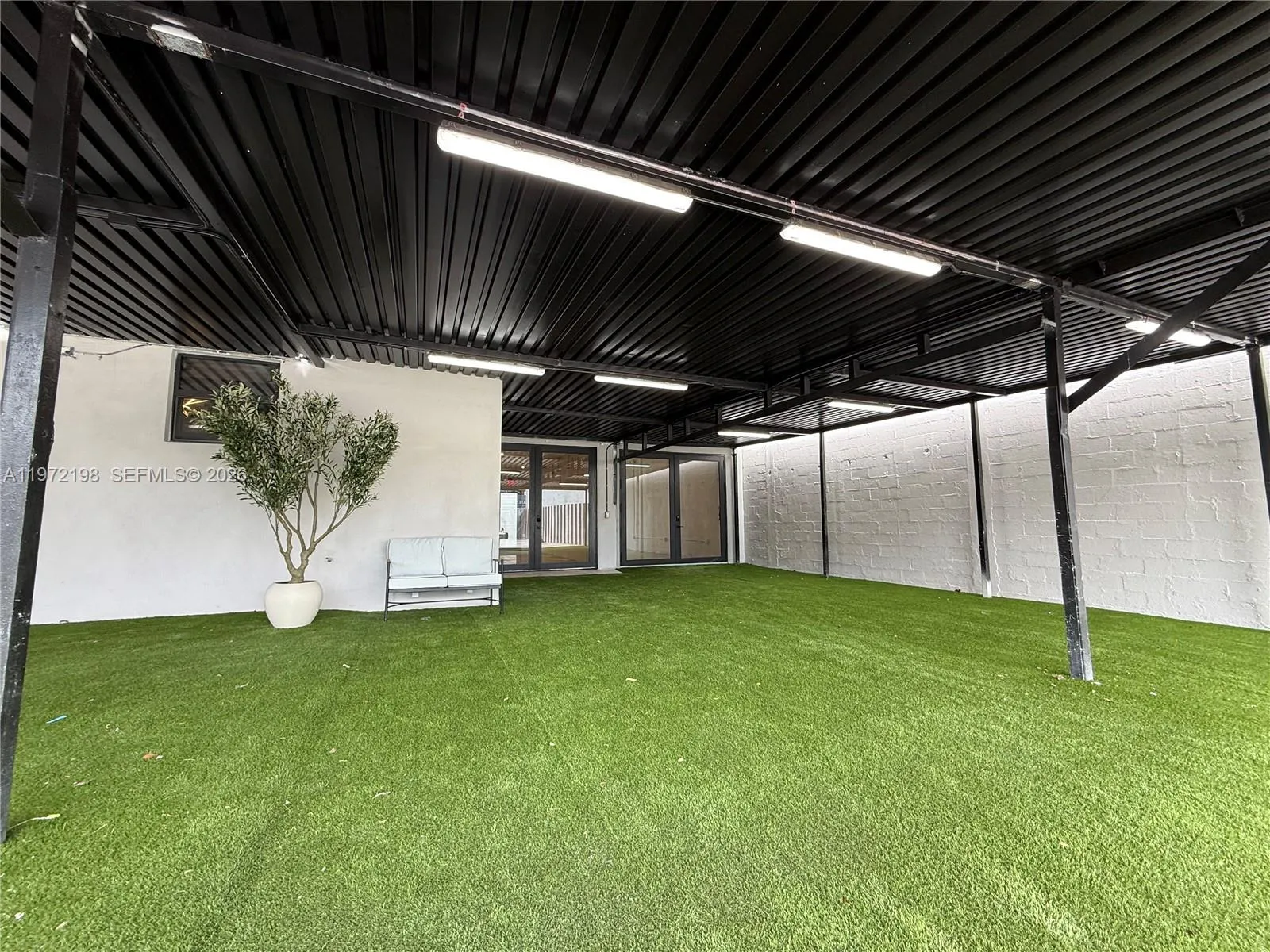 561 NW 29th St, Miami FL 33127