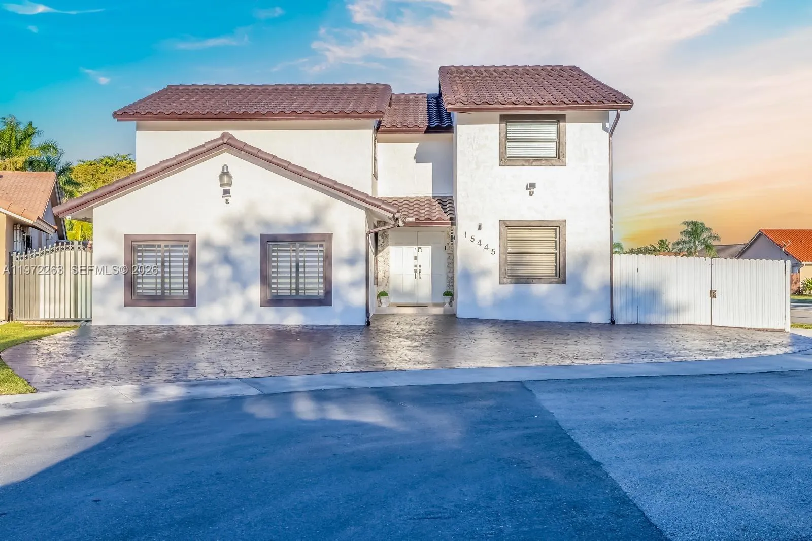 7 bedroom 4 bath for sale at 15445 SW 57th St, Miami FL 33193