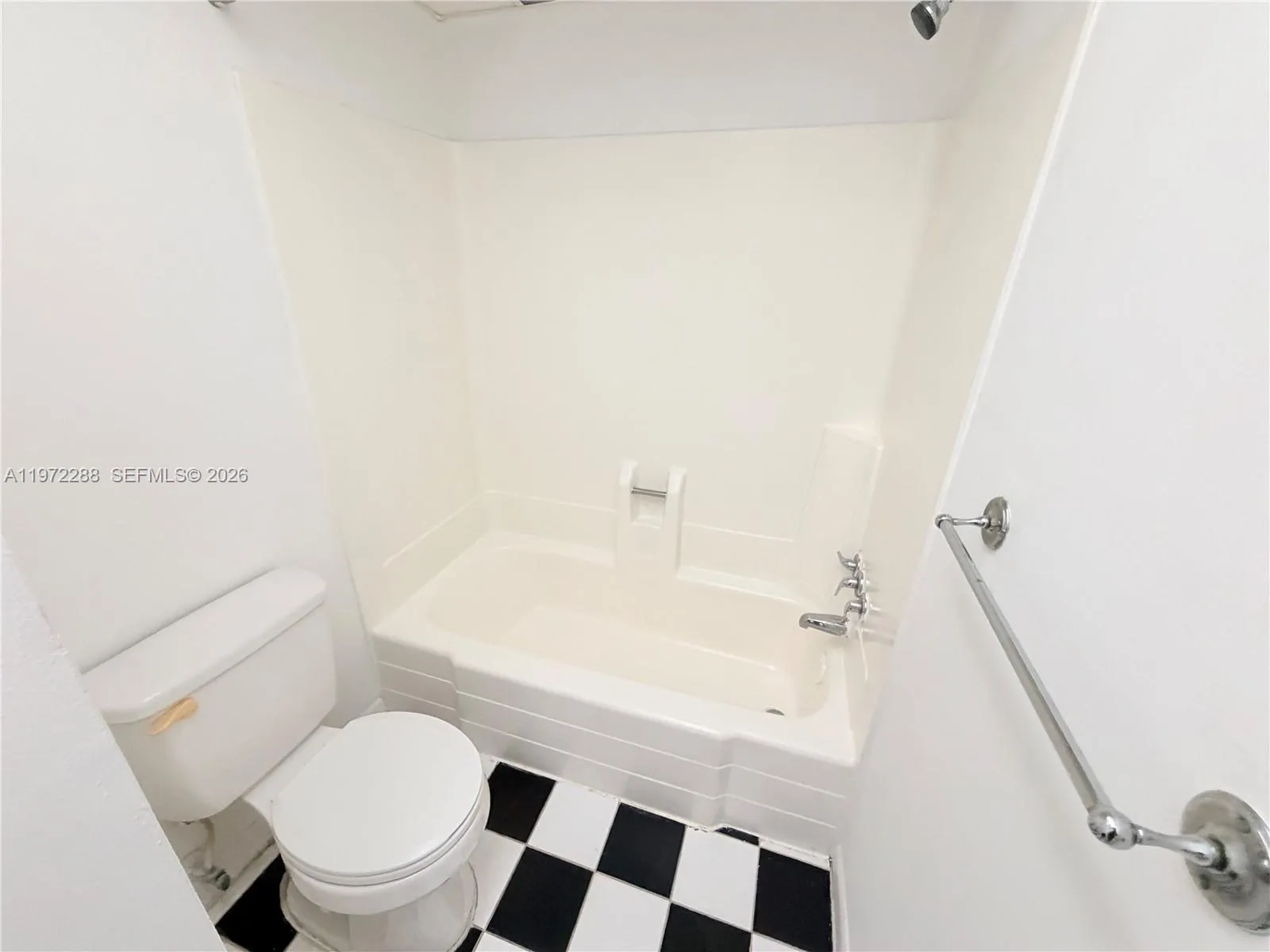 2800 NW 56th Ave # F403, Lauderhill FL 33313