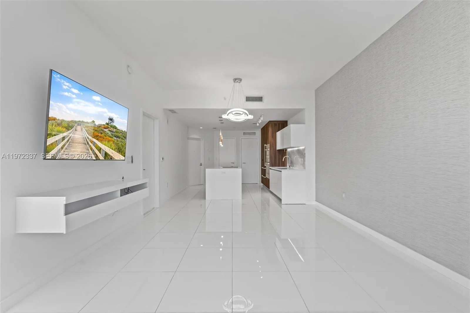 851 NE 1st Ave # 1506, Miami FL 33132