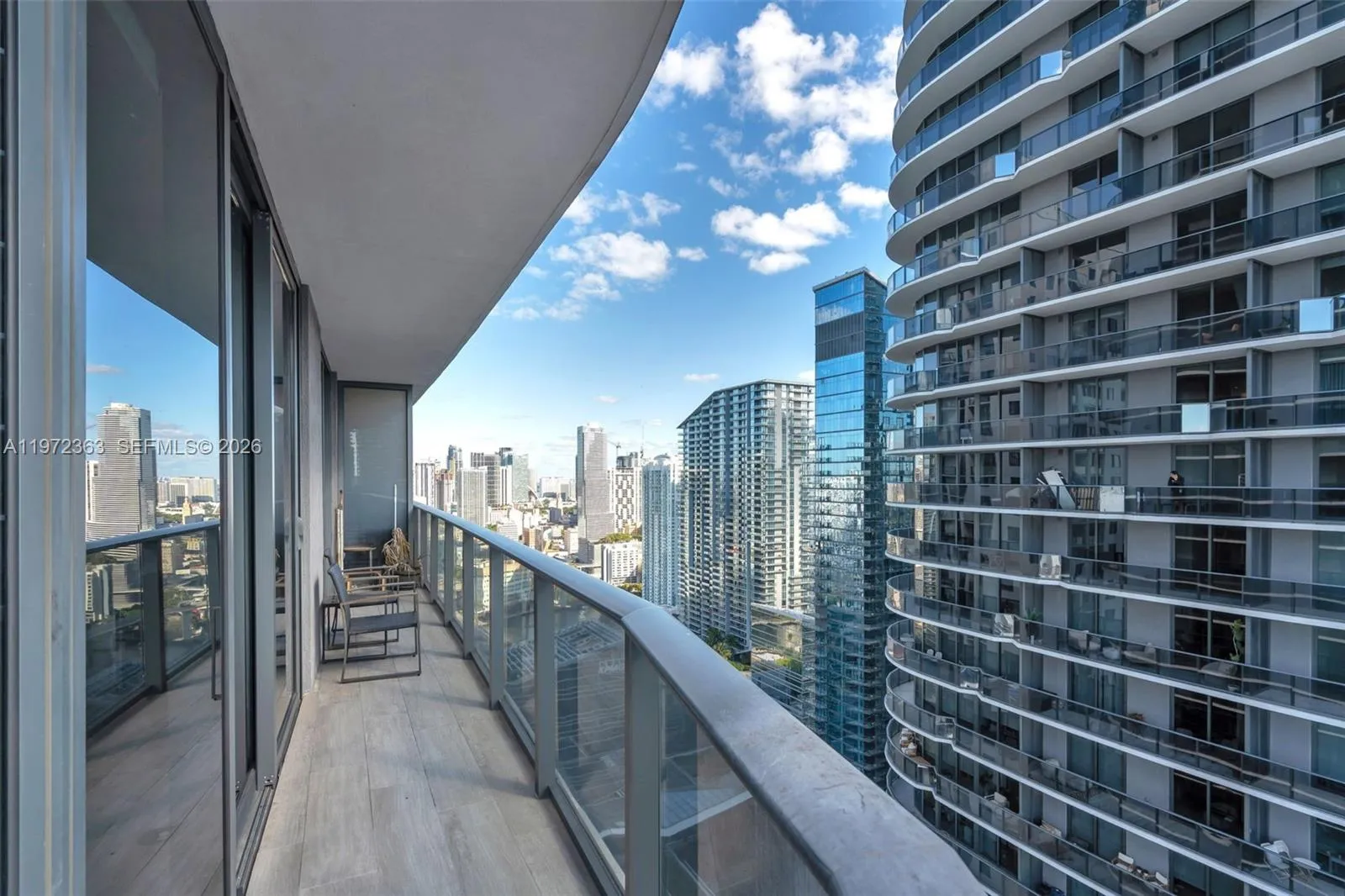 55 SW 9th St # 3703, Miami FL 33130