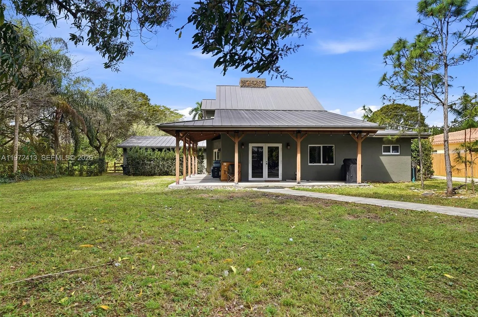 400 Farmington Dr, Plantation FL 33317
