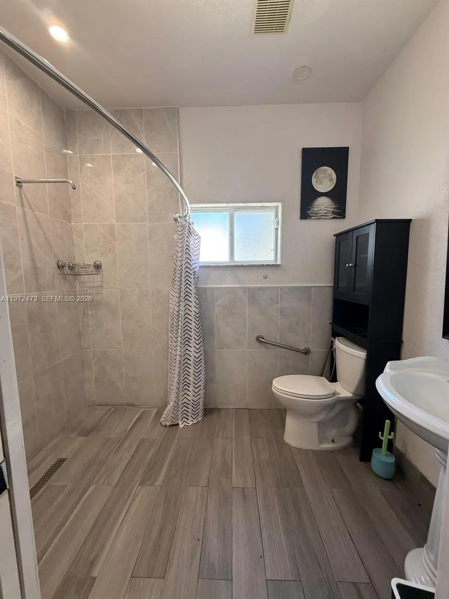 718 SE 12th Ter, Homestead FL 33033
