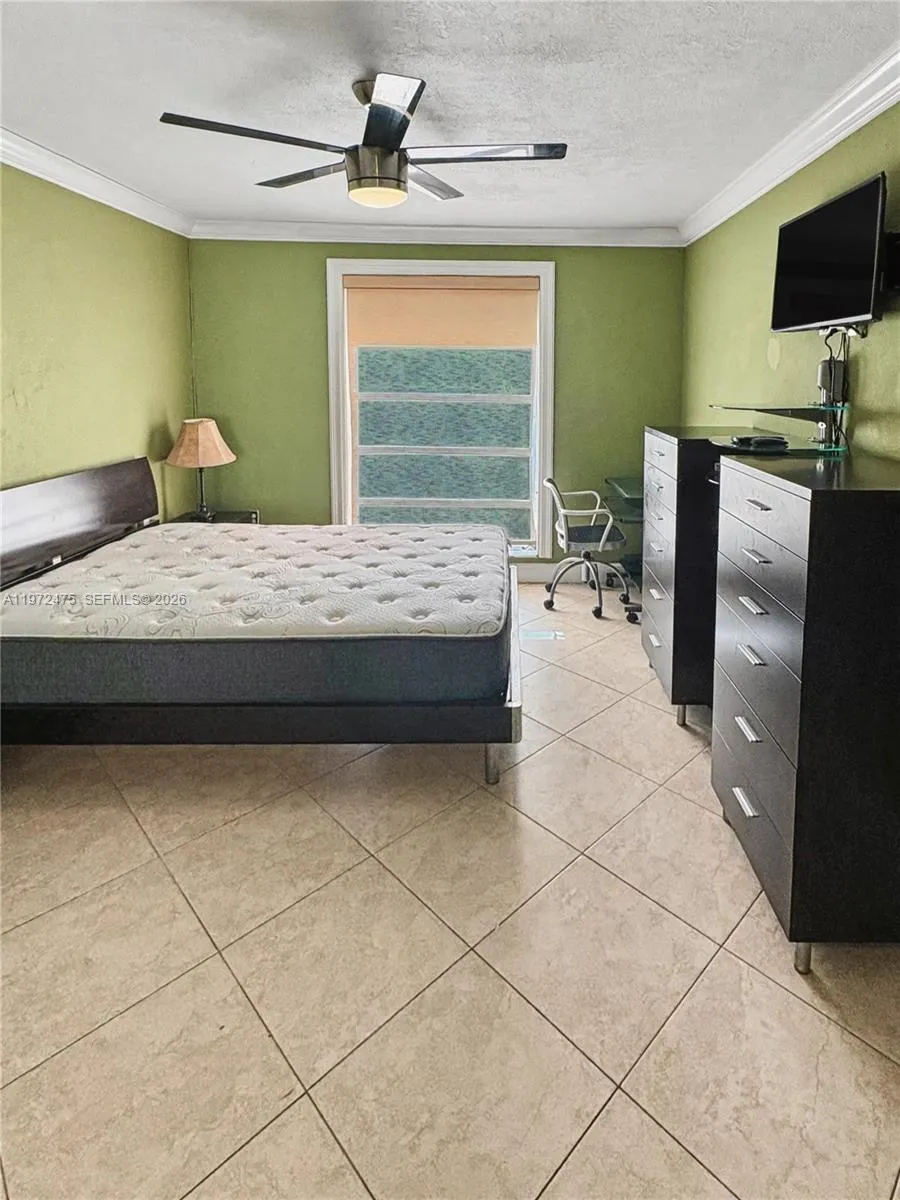 9417 SW 76th St # X36, Miami FL 33173