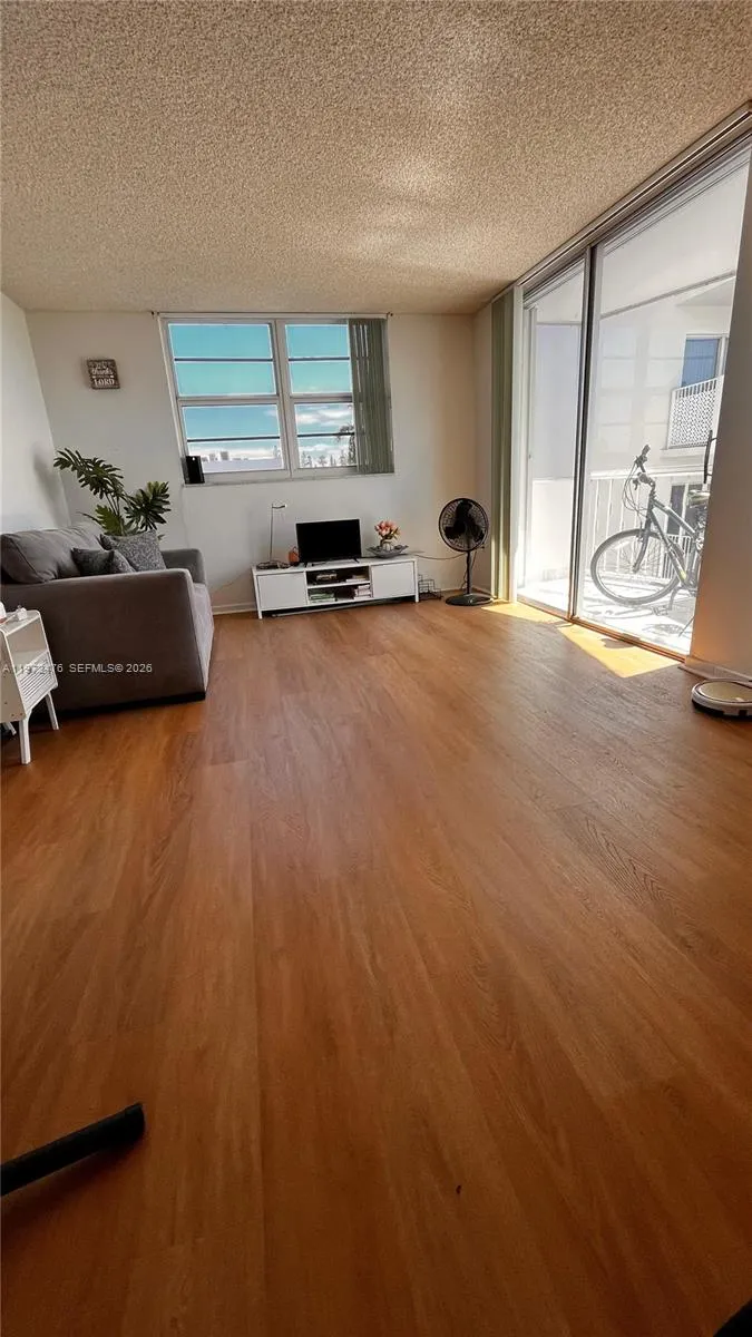 1990 Marseille Dr # 407, Miami Beach FL 33141