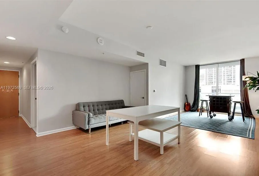 253 NE 2nd St # 608, Miami FL 33132