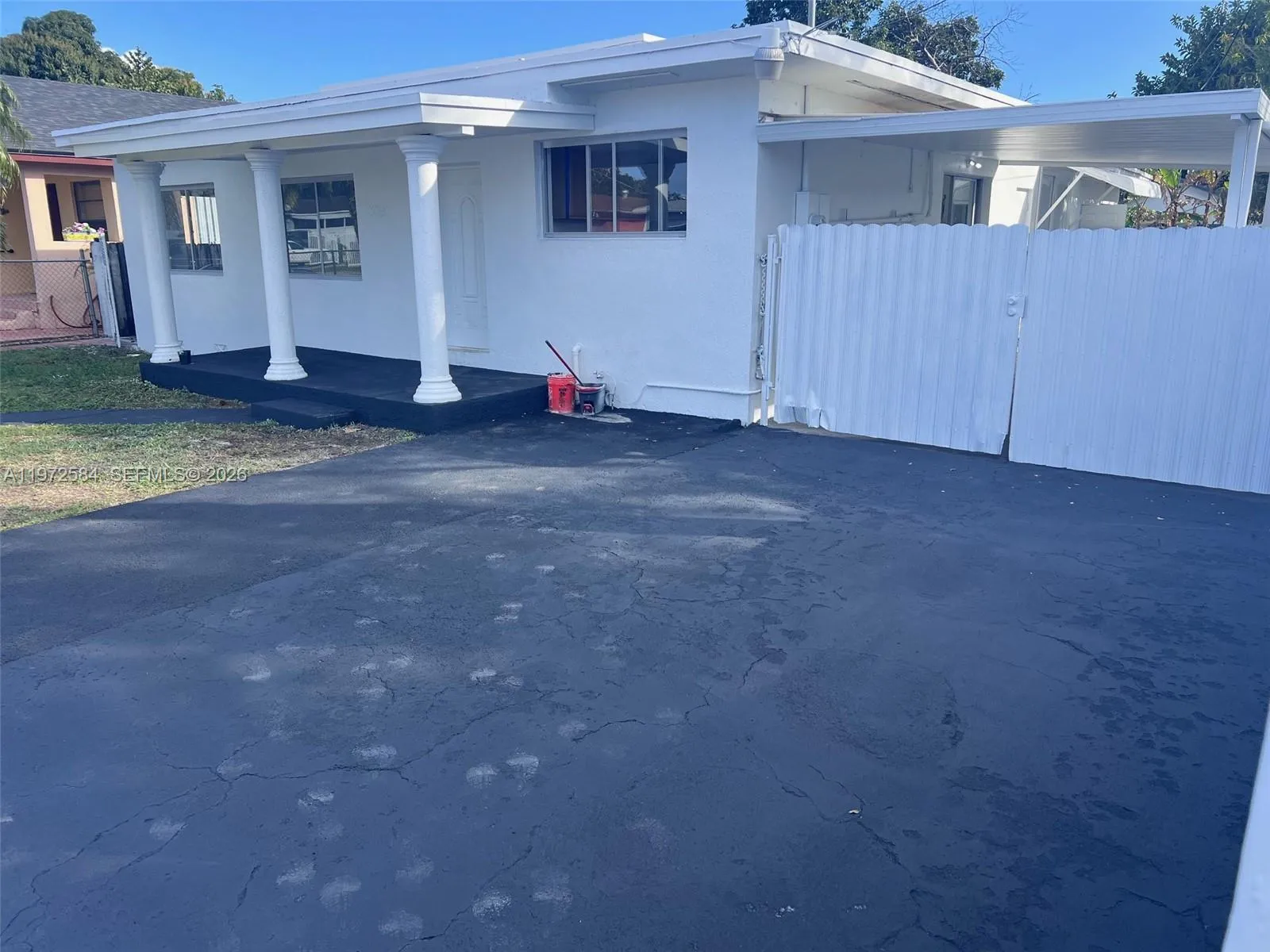 3090 NW 29th St, Miami FL 33142